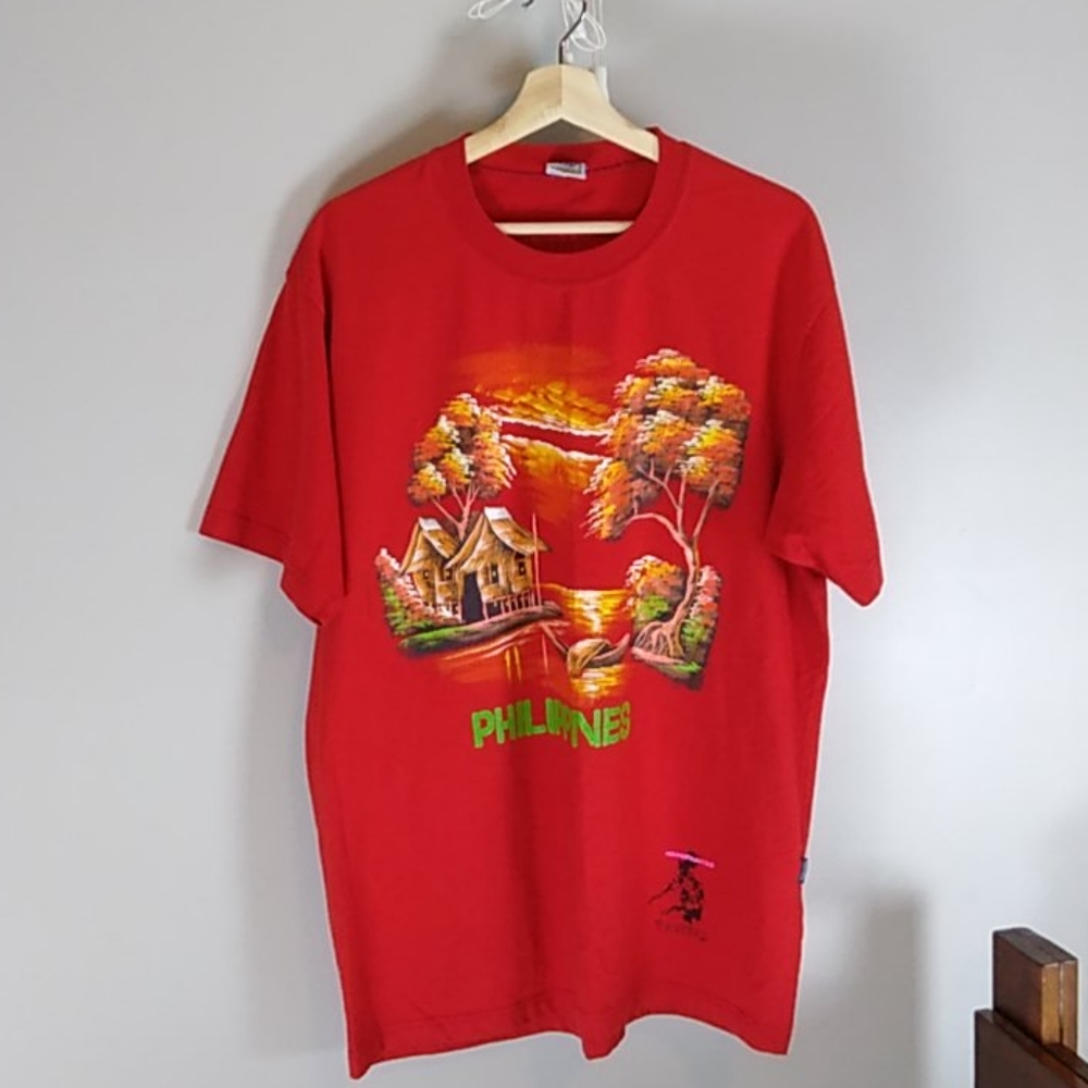 🇵🇭Hand Painted tee from the Philippines 🇵🇭